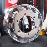 Roda de Alumínio Accelo 715 815 915 VW Delivery 9.170 Aro 17,5 x 6 (6 furos) Alto Brilho - Imagem 2